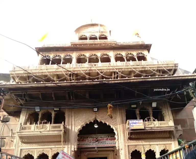 Banke Bihari Temple3